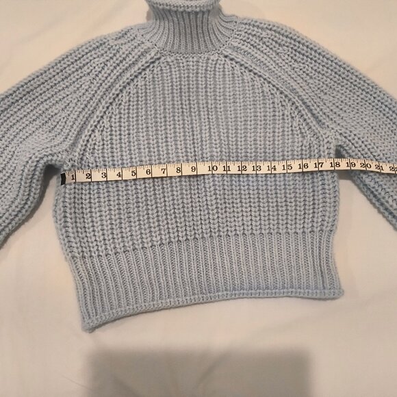 H&M chunky knit turtleneck sweater light blue color cropped fit size XS - Picture 3 of 4